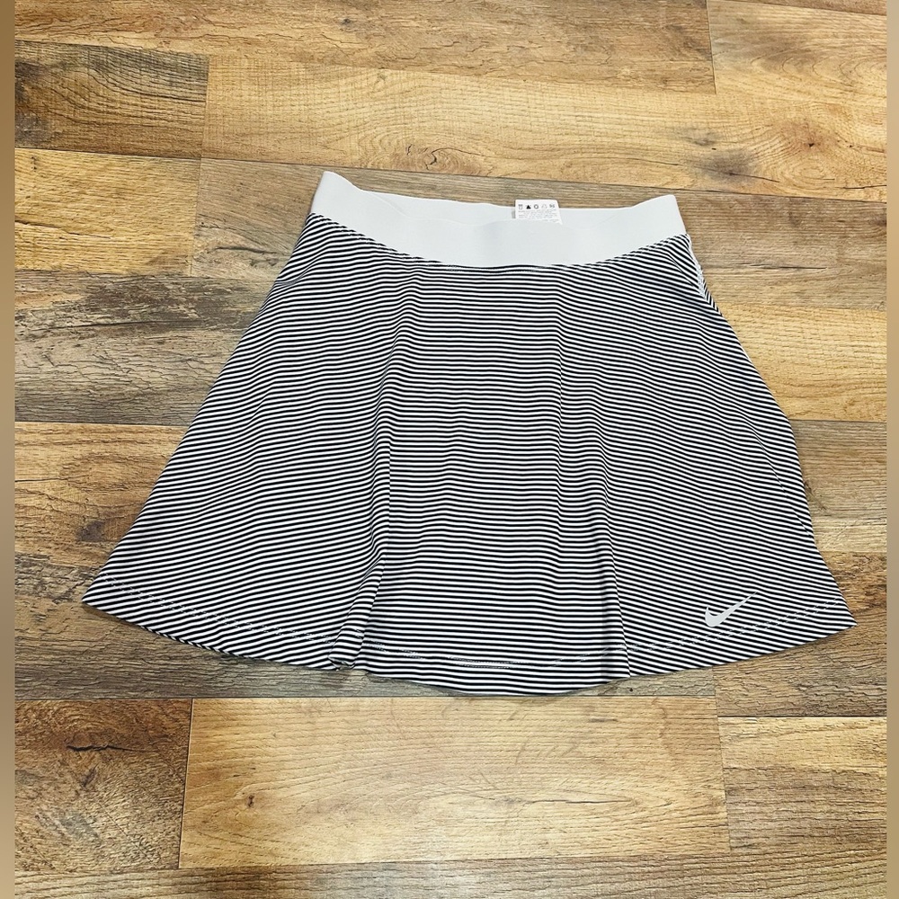 Nike Gray and White Skater Mini Skirt